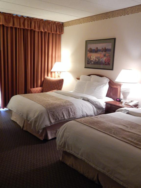 เควล ฮอลโลว์ รีสอร์ต - อะ เทรดมาร์ค คอลเลคชั่น โฮเต็ล Hotel Painesville ห้อง รูปภาพ