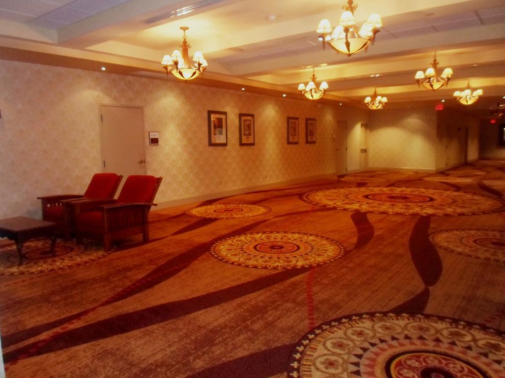 เควล ฮอลโลว์ รีสอร์ต - อะ เทรดมาร์ค คอลเลคชั่น โฮเต็ล Hotel Painesville ภายนอก รูปภาพ