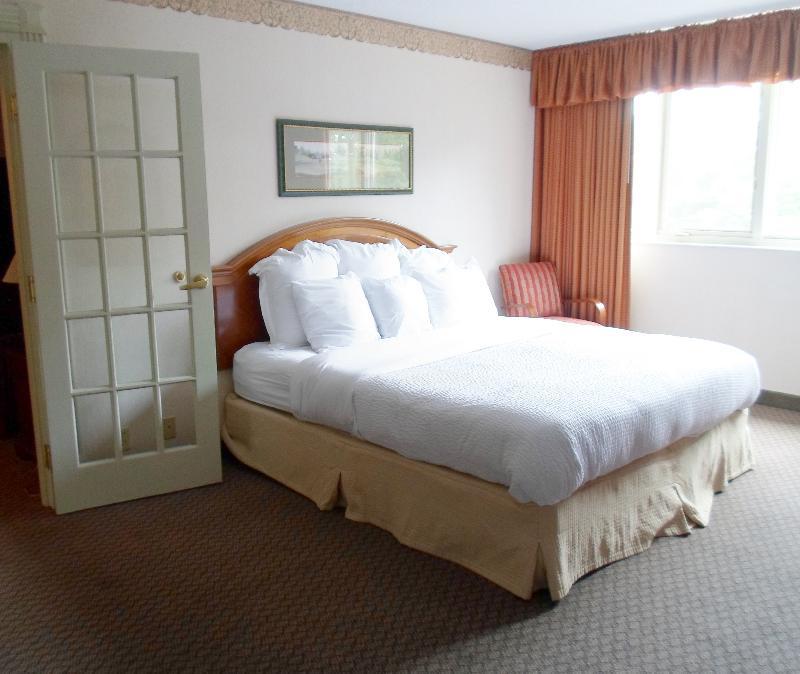 เควล ฮอลโลว์ รีสอร์ต - อะ เทรดมาร์ค คอลเลคชั่น โฮเต็ล Hotel Painesville ภายนอก รูปภาพ