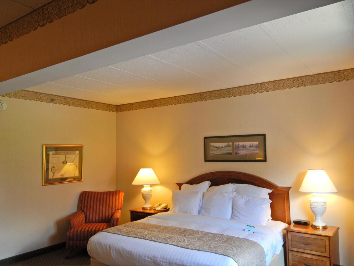 เควล ฮอลโลว์ รีสอร์ต - อะ เทรดมาร์ค คอลเลคชั่น โฮเต็ล Hotel Painesville ภายนอก รูปภาพ