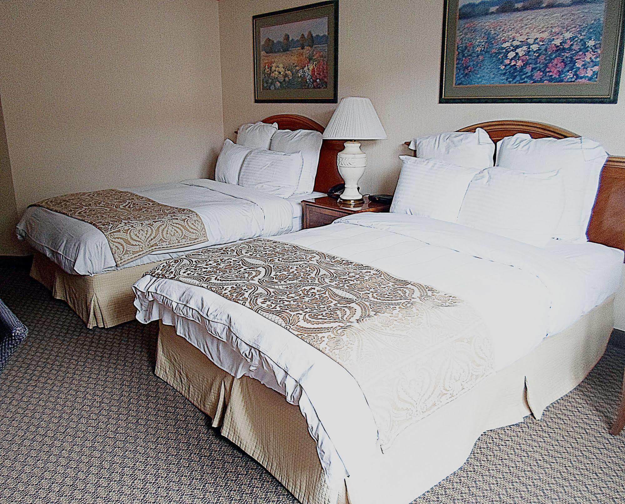 เควล ฮอลโลว์ รีสอร์ต - อะ เทรดมาร์ค คอลเลคชั่น โฮเต็ล Hotel Painesville ภายนอก รูปภาพ