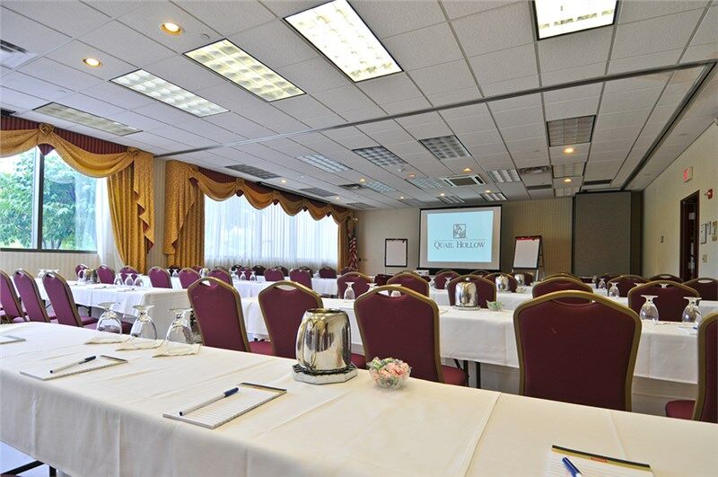 เควล ฮอลโลว์ รีสอร์ต - อะ เทรดมาร์ค คอลเลคชั่น โฮเต็ล Hotel Painesville ภายนอก รูปภาพ